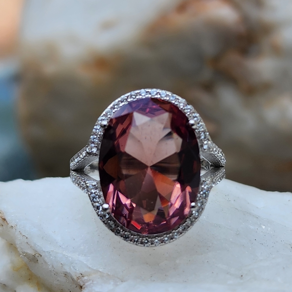Solid Sterling 925 Silver Elegant Ring Alexandrite Stone White Topaz Crystals